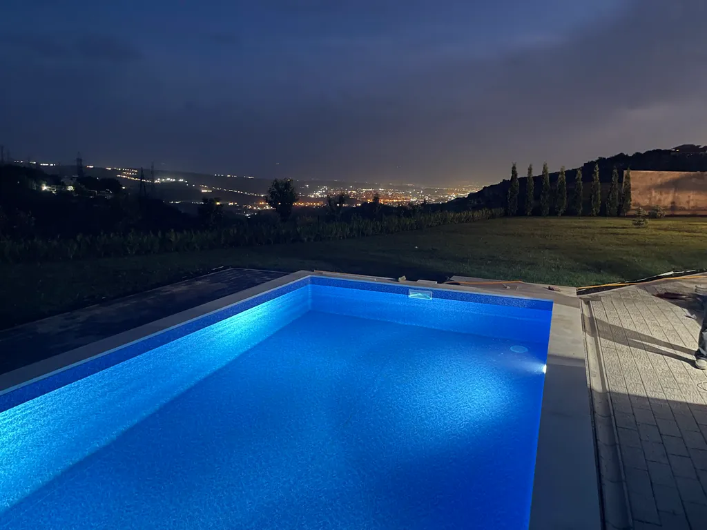 Роскошная вилла с бассейном и с видом на Арарат