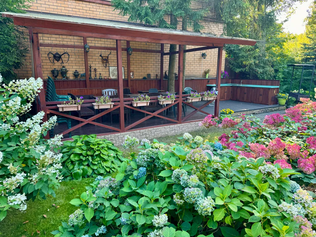 Уютный дом с тёплым бассейном и без подводных камней