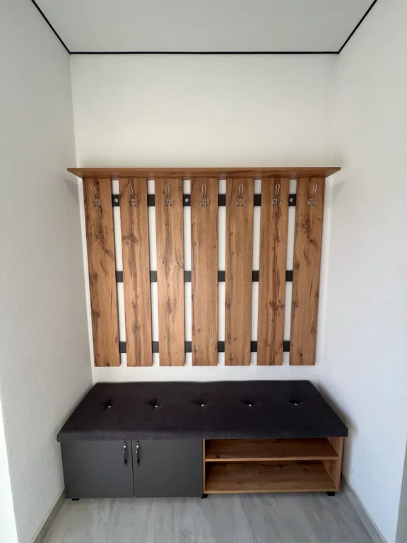 Дом с бассейном и с видом на море и горы