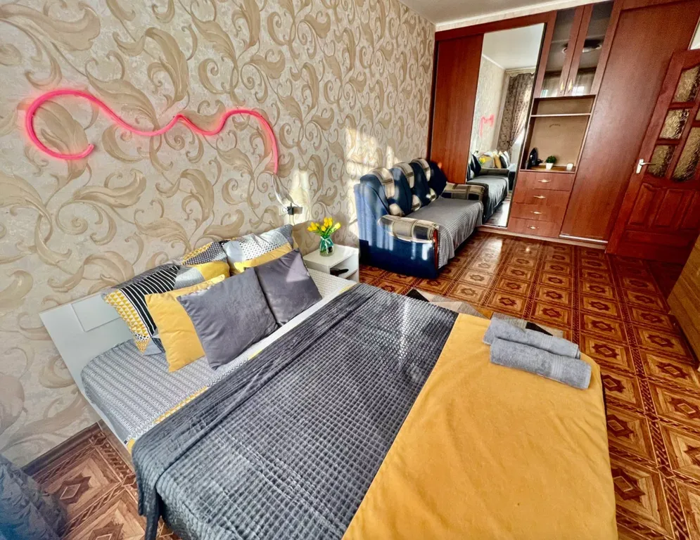 Апартаменты Комфорт Неон