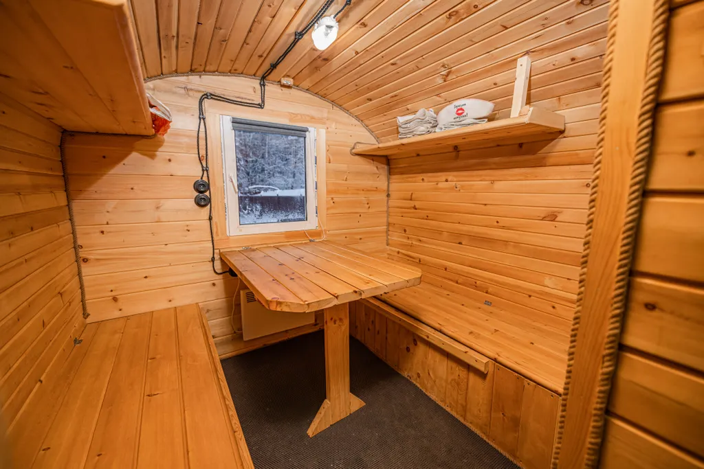 Загородный дом в окружении леса Grovehause