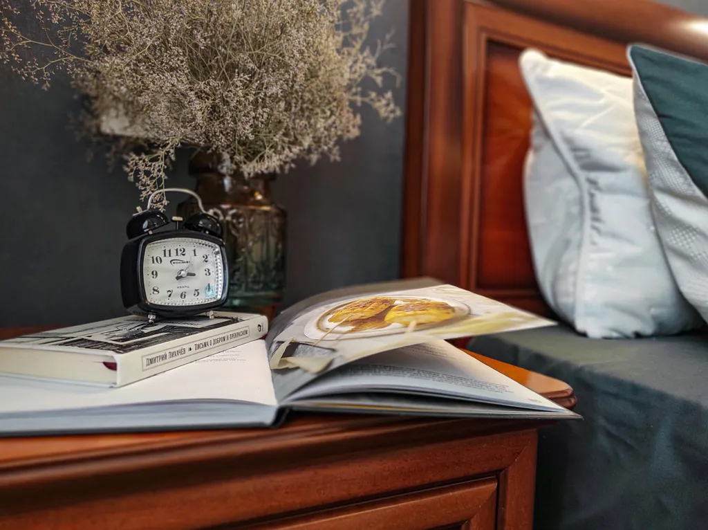 Уютный дом с беседкой у реки в тихом месте