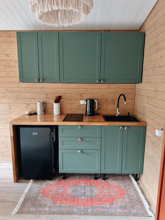 Дом Тишина в горах с горячей купелью на берегу живописной реки