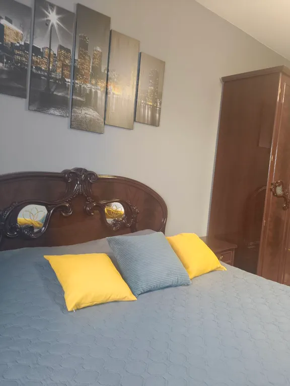 Большая просторная квартира с двумя балконами.