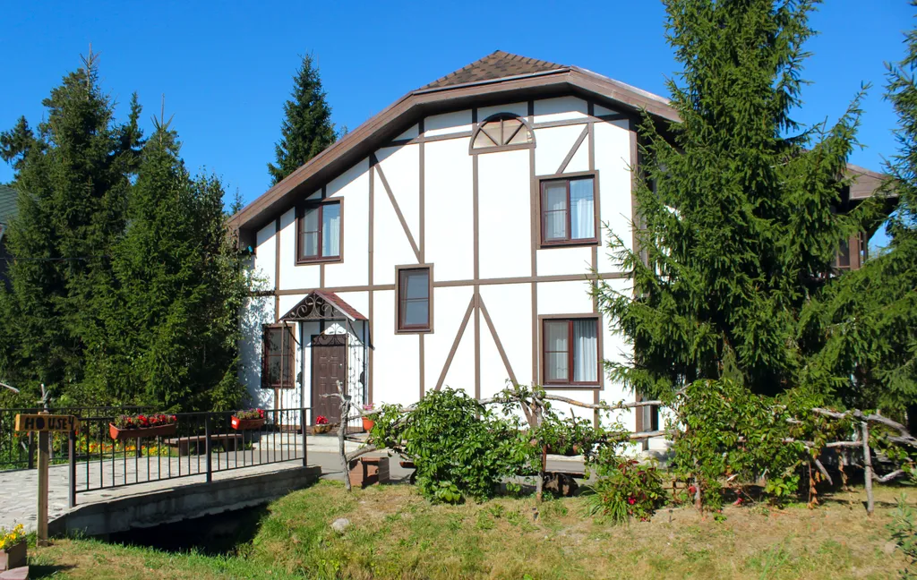 Коттедж Шале в лесу — аренда посуточно в Покров