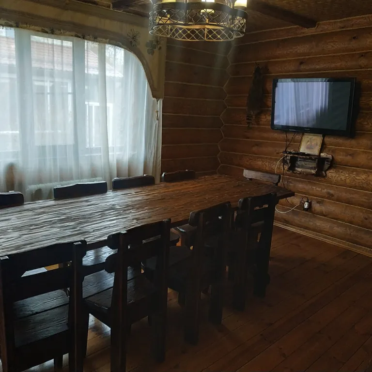 Уютный загородный коттедж недалеко от центра города