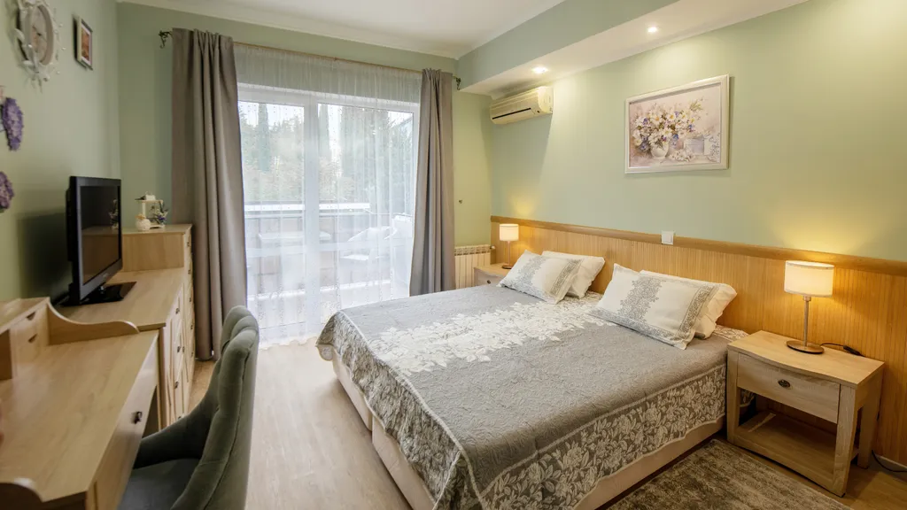 Квартира Большой семейный номер — аренда посуточно в Алушта