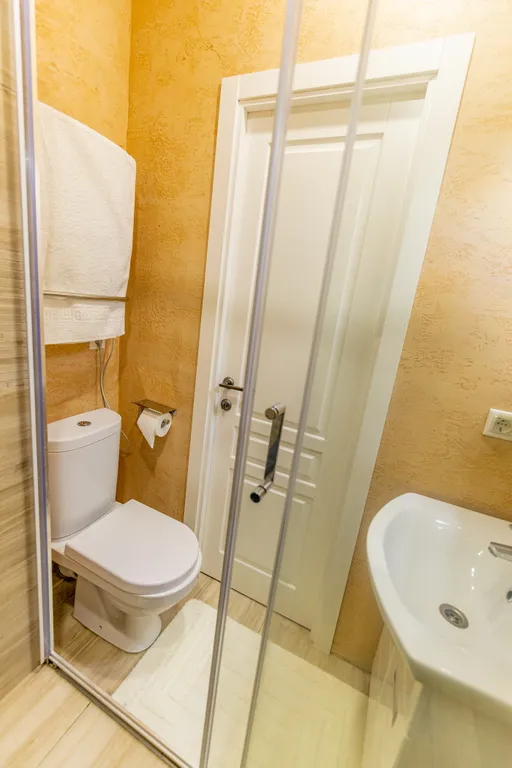 Квартира Двухкомнатная квартира класса комфорт с панорамным остеклением ветер гор — Геленджик