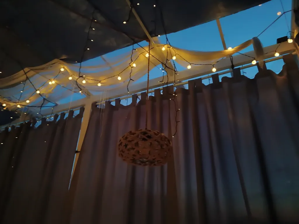 Новый 2-комнатный коттедж с кухней на террасе с видом на море