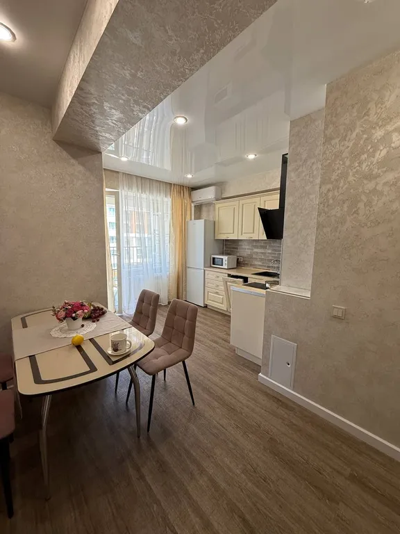 Просторная квартира рядом с видом на море, зона отдыха и бассейн