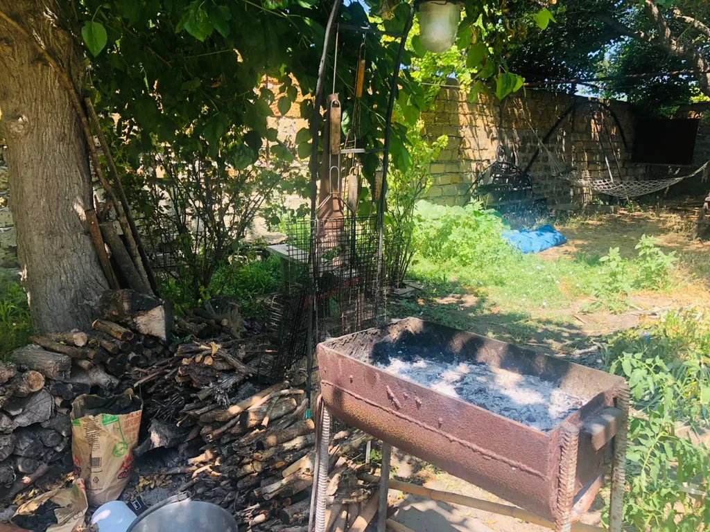 Дом для отдыха с большой беседкой