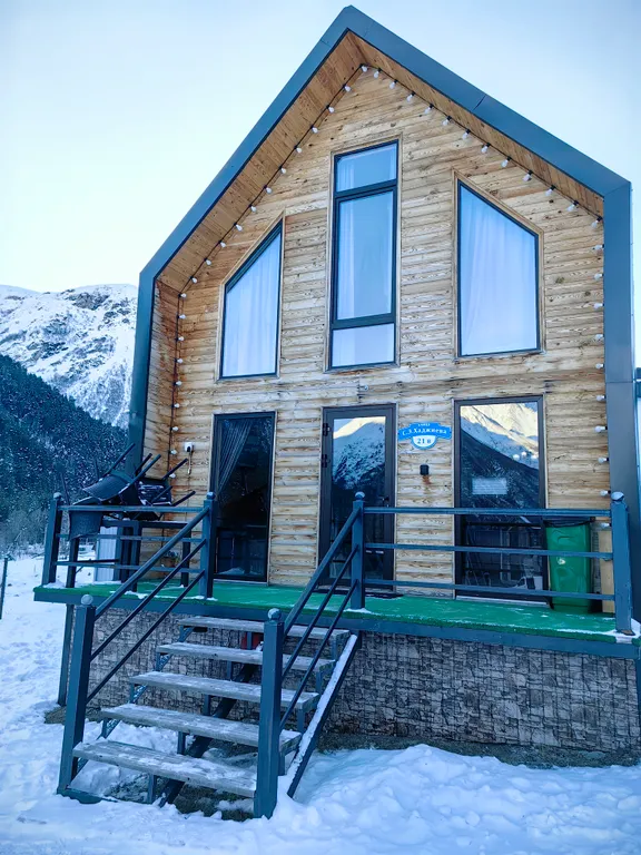 Уютный Barn House у Эльбруса с шикарным видом на Великие Горы Кавказа