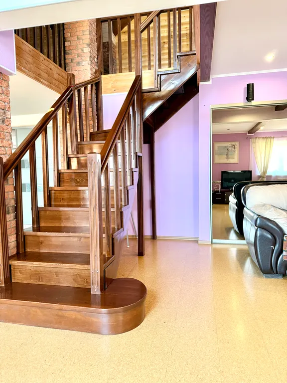 Двухуровневая мансарда с видом на Замок