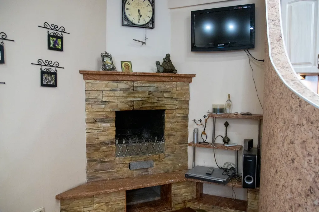 Квартира с камином рядом с морем