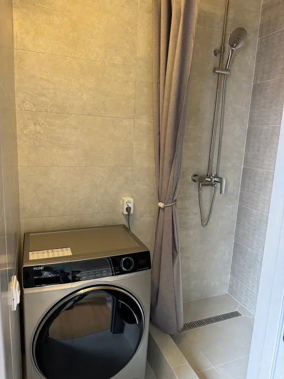 2х комнатная квартира с кондиционером на 2 этаже