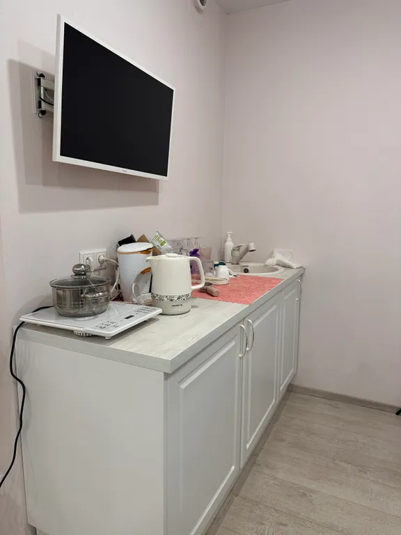 Красивая студия с видом на озеро в расширенном центре