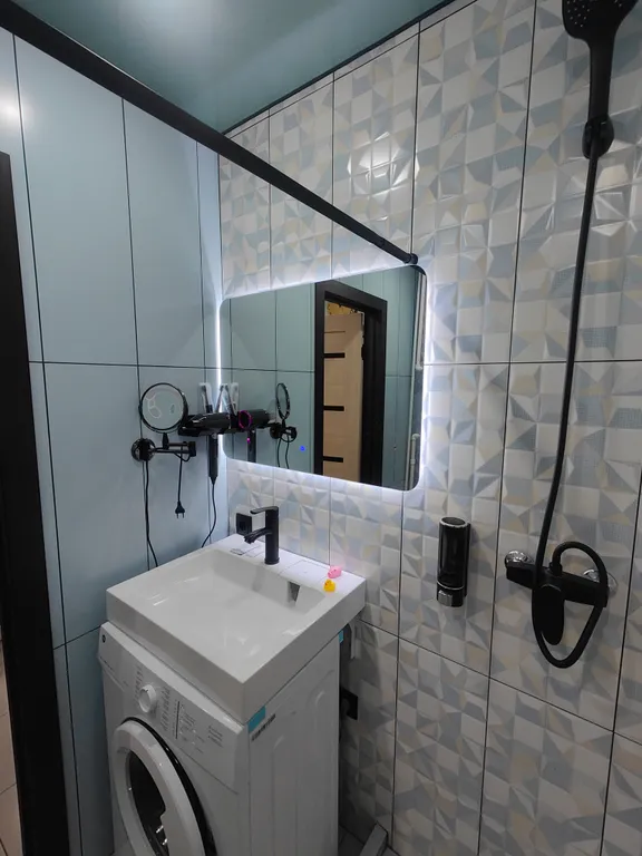 Квартира Потрясающая Студия напротив Политеха, терминала в центре Нефтяников — Омск