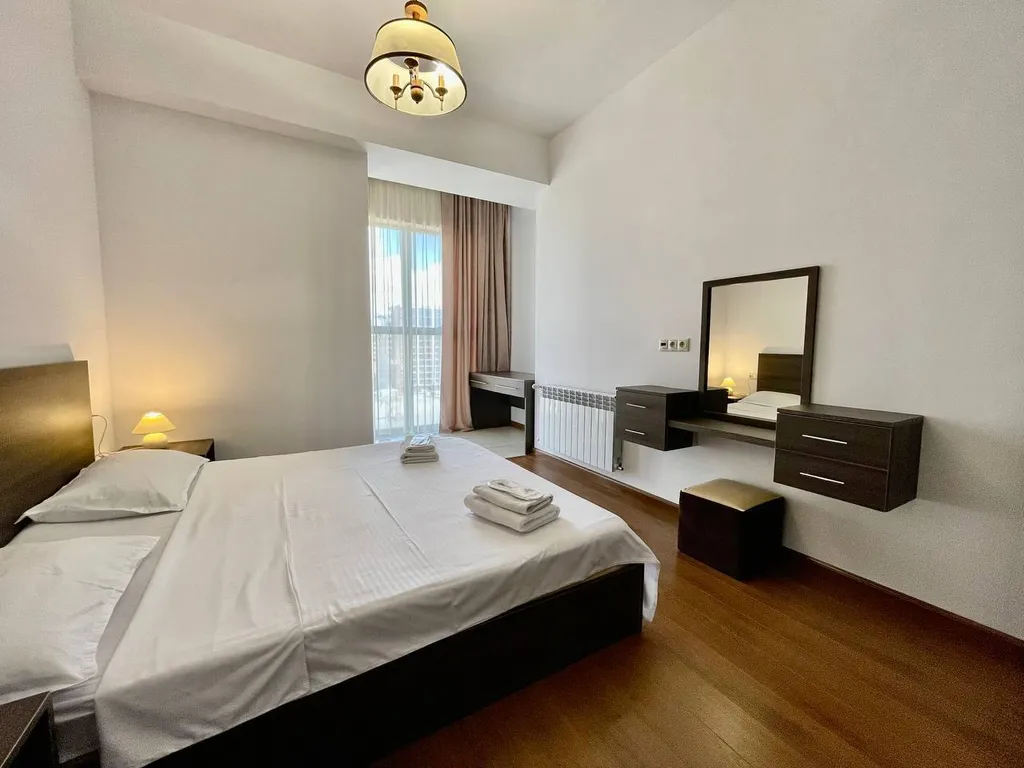 Prime apartment on Buzand 17