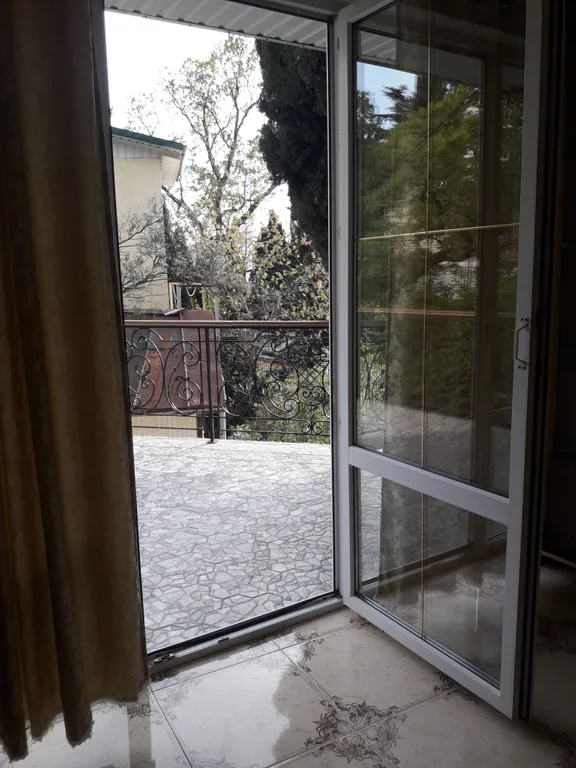 Коттедж Дом для семьи в тихом районе — Ялта