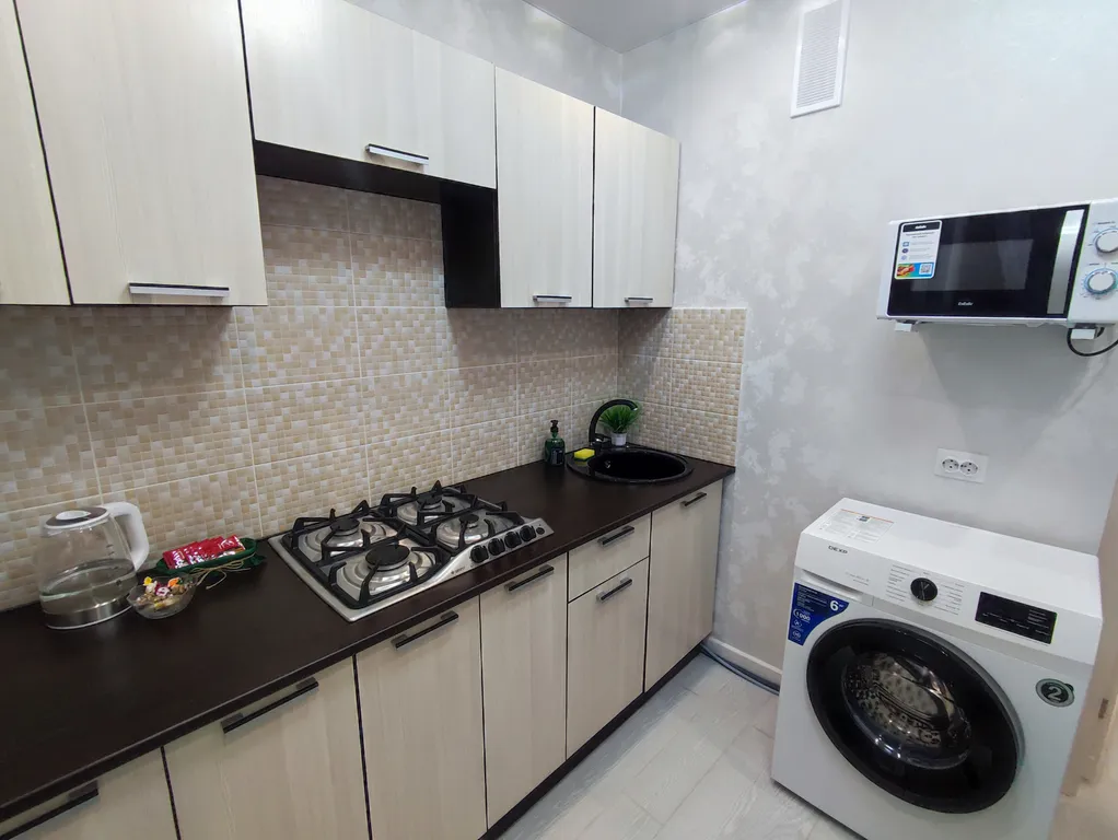 Светлая уютная квартира с кондиционером (1 остановка от академии МЧС)