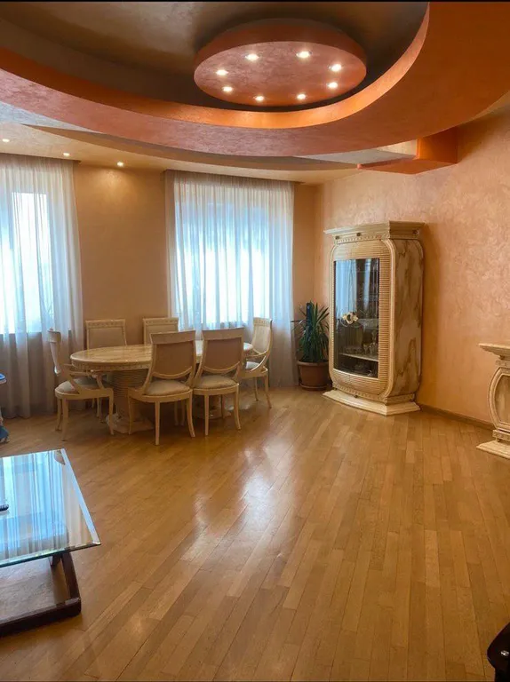 Трехкомнатная шикарная квартира в центре