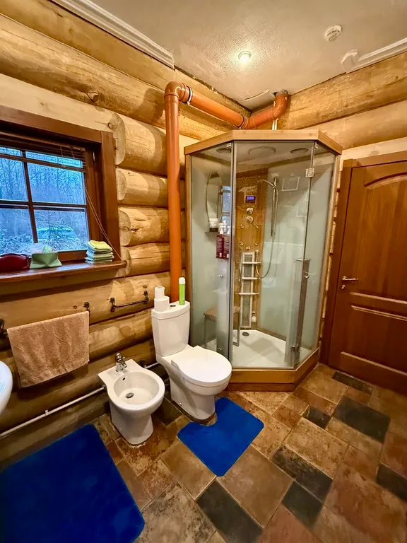 Большой дом у реки с баней в 2 часах от СПб