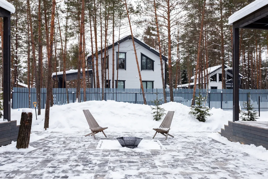 Уютный домик среди сосен