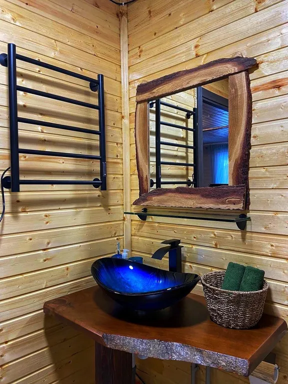 Уютный коттеджный домик в сосновом бору с прекрасными видами на горы