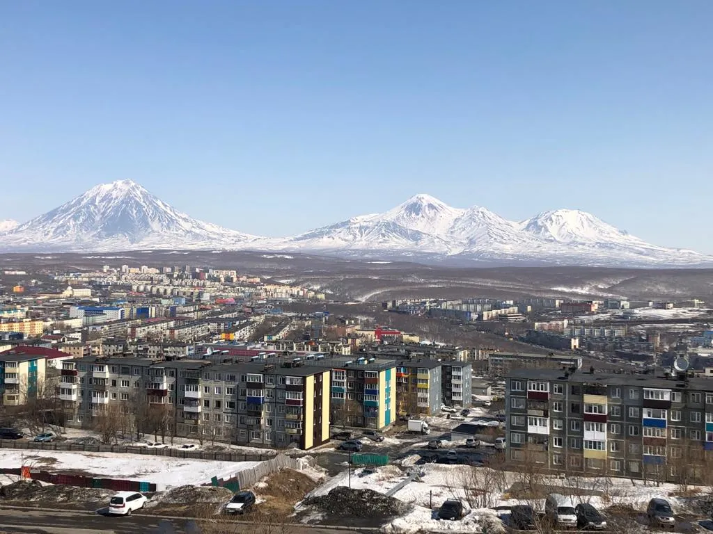 Уютная квартира с шикарным видом на вулканы, город и Мишенную сопку — аренда посуточно в Петропавловск-Камчатский