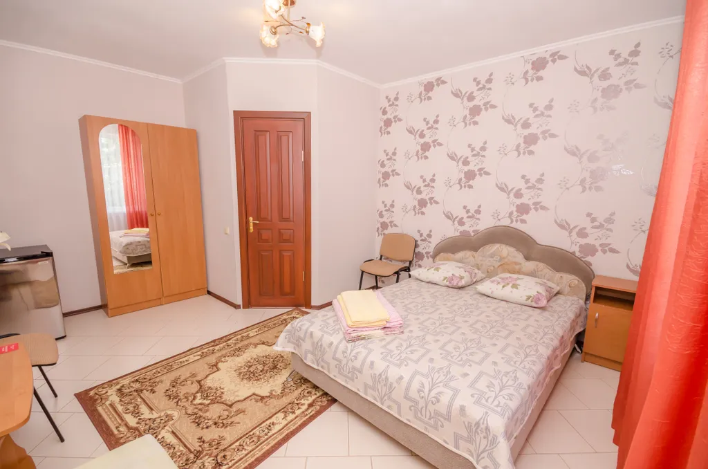 Двухместный Стандарт с двуспальной кроватью и дополнительным местом