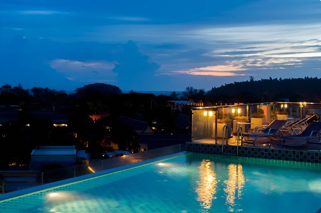 Студия после ремонта с потрясающим видом в центре Каты