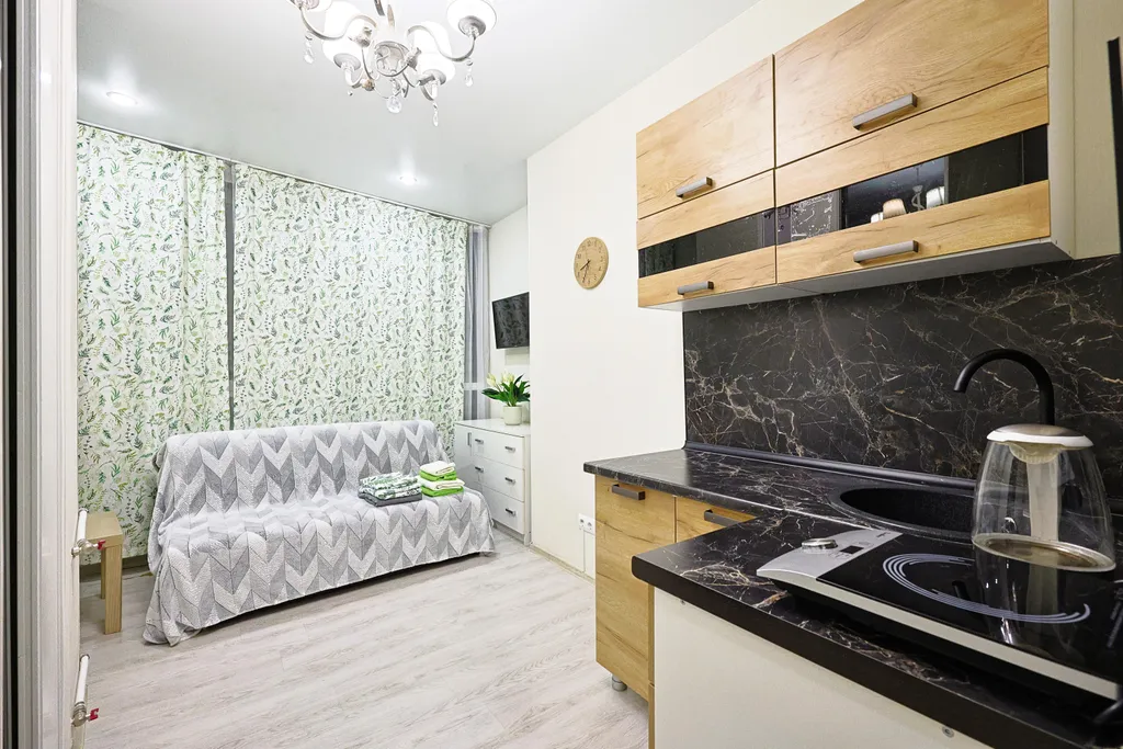 Уютная студия с панорамным окном