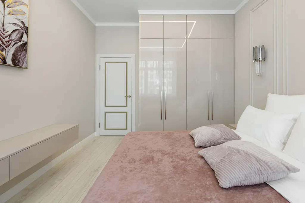 Уютная двухкомнатная квартира с дизайнерским ремонтом возле моря