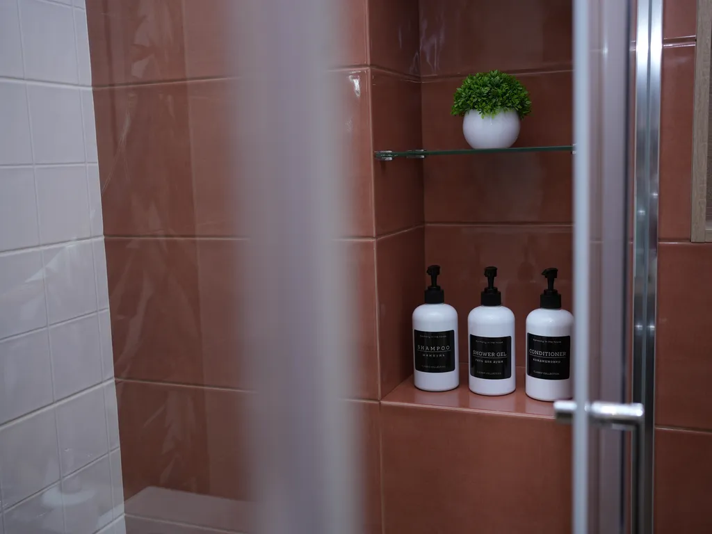 Стильная, современная квартира на набережной реки Волги