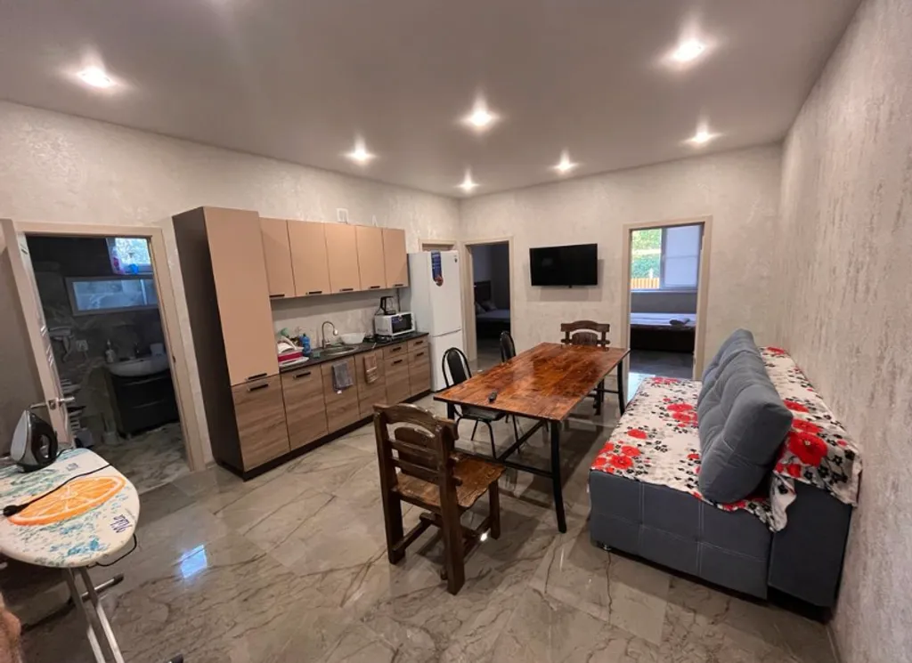 Уютный новый отдельный дом в центре