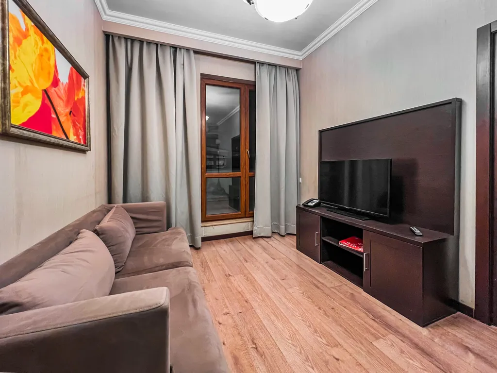 Просторные апартаменты на "набережной Времена года"