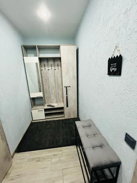 Новая квартира-студия около ТРК Алмаз