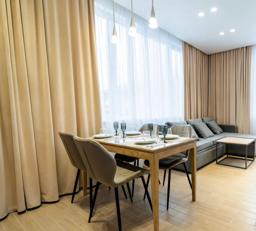 Семейный номер с видом на горы и кухонной зоной