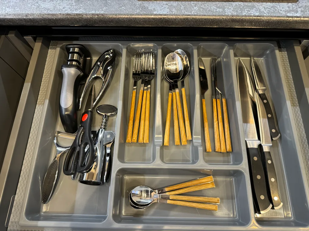 Апартаменты-студия в центре города в новом дoме бизнec-клаcса