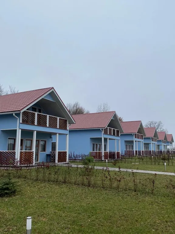 Уютный дом на берегу озера