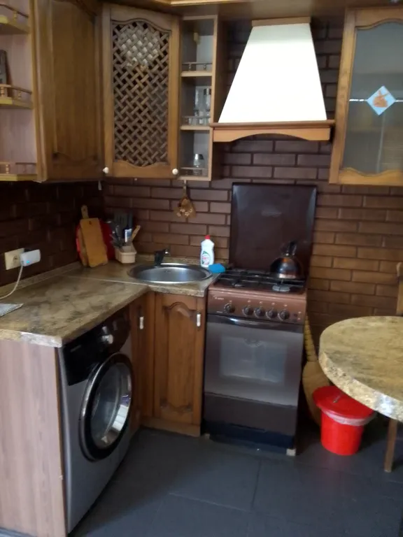 Домик с двором и мангалом