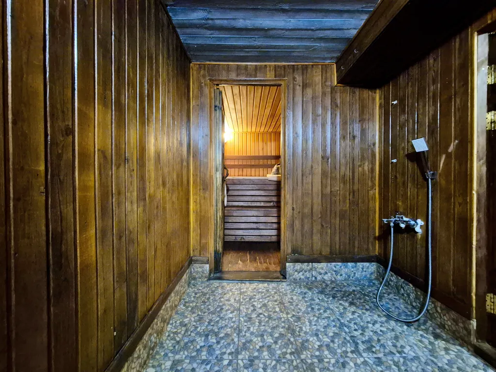 Уютный дом с бильярдом, сауной на берегу Горьковского моря