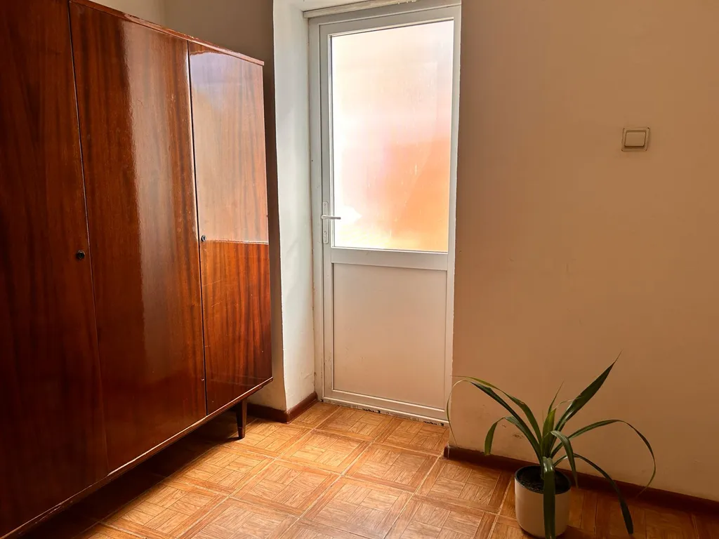 Комната с отдельным входом и двориком сдается женскому полу