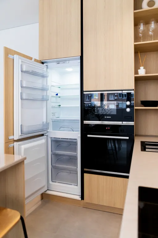 Стильная двухкомнатная квартира у моря