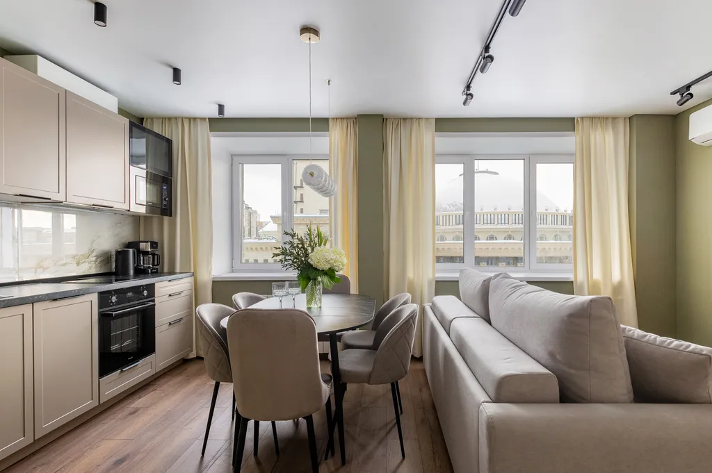 Трёхкомнатные апартаменты с видом на оперный театр