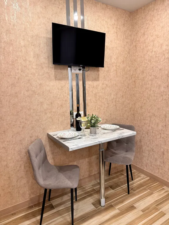 Современная студия в бежевых тонах в Люберцах