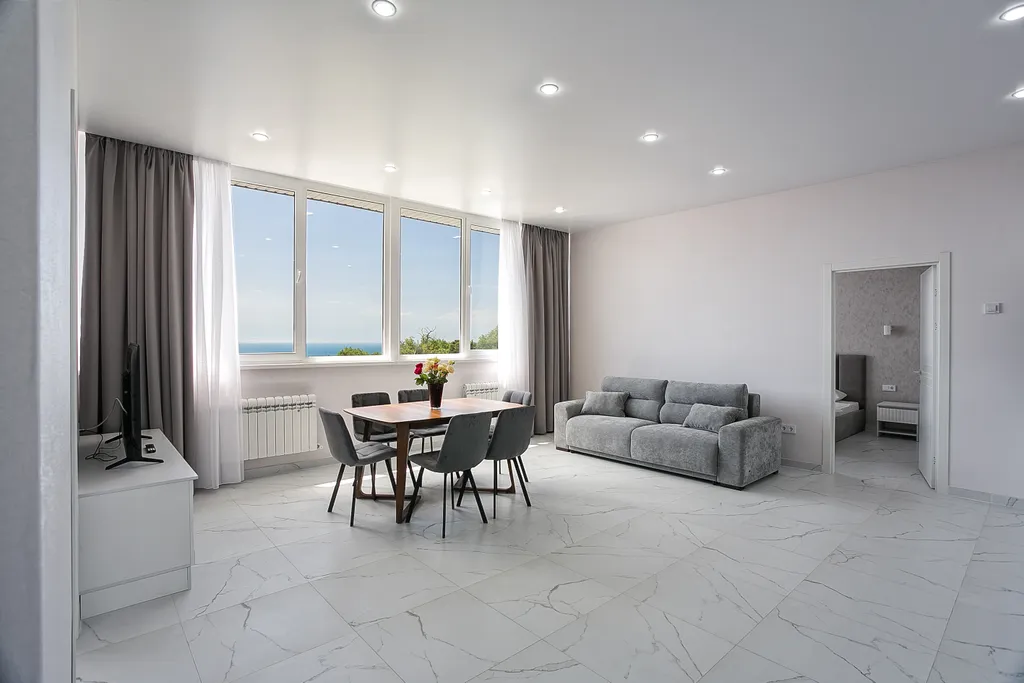 Апартаменты с двумя спальнями с бассейном на территории