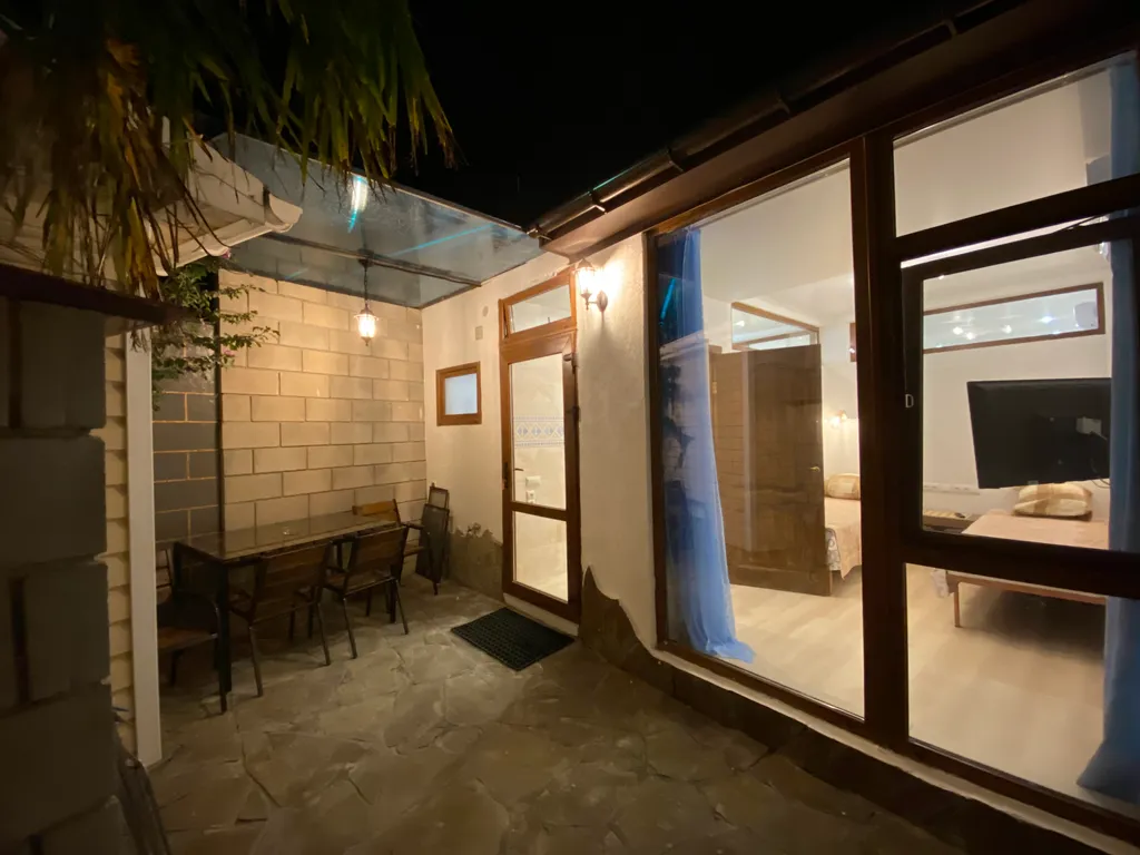 Коттедж Пальмовый дворик — аренда посуточно в Гурзуф