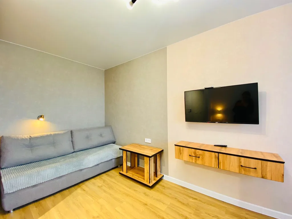 Квартира с новым ремонтом рядом с дворцом спорта Антей