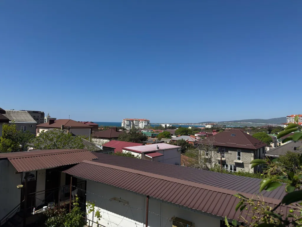 Номер с двухспальной кроватью и доп.местом, с балконом и видом на море